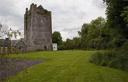 Tinnahinch Castle