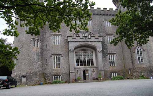 Tyrrellspass Castle