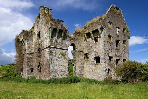 Ballynacarriga Castle