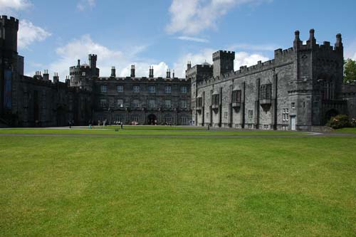 Tinnahinch Castle