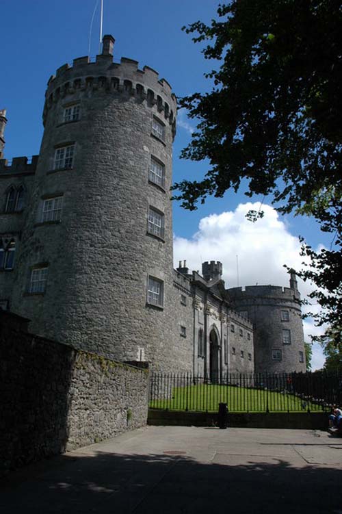 Tinnahinch Castle